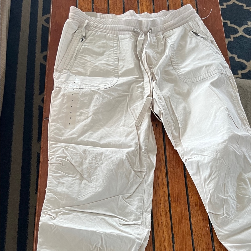 New Gap capri pants
